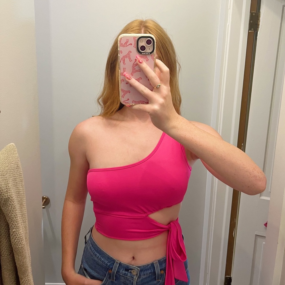 pink wrap going out top